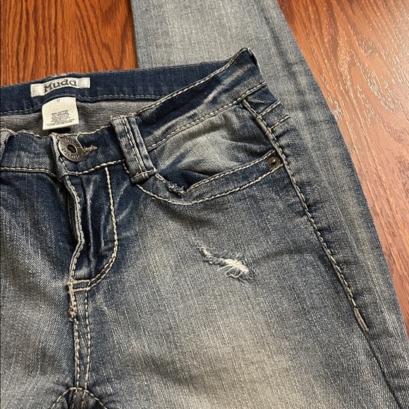Mudd Ripped Skinny Jeans - Picture 5 of 13